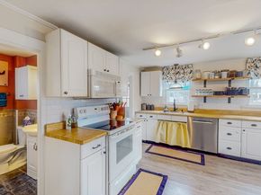 48 Summer St, Weymouth MA 02188