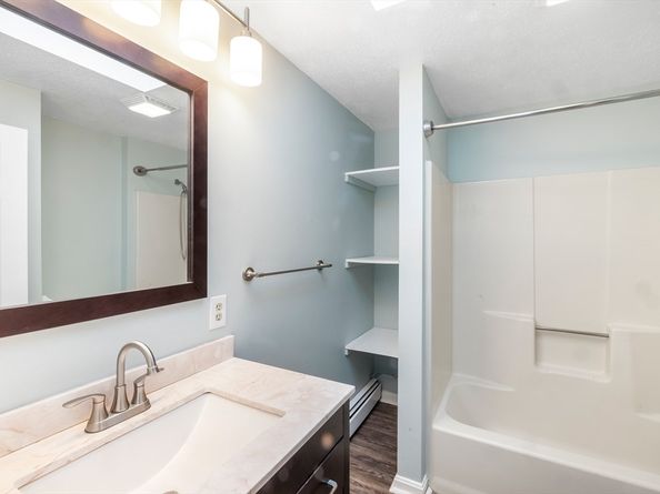 7 Lorraine Rd, Worcester MA 01604