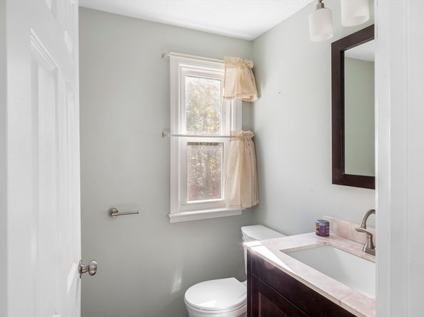 7 Lorraine Rd, Worcester MA 01604