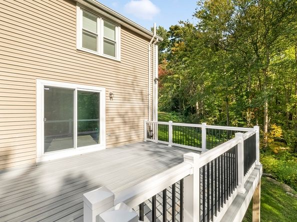 7 Lorraine Rd, Worcester MA 01604