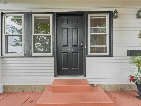 201 Humphrey St 2, Marblehead MA 01945