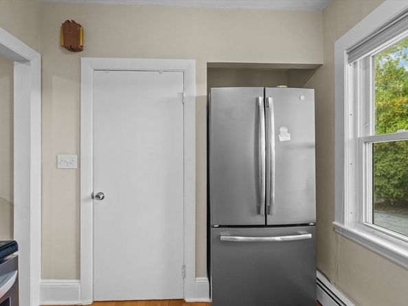 201 Humphrey St 2, Marblehead MA 01945
