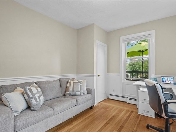 201 Humphrey St 2, Marblehead MA 01945