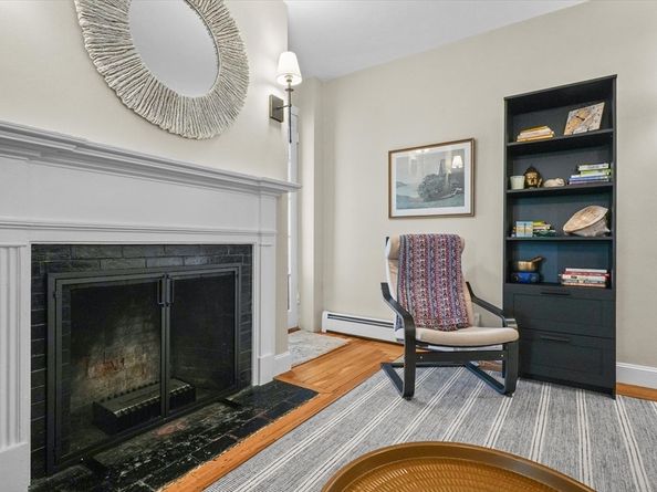 201 Humphrey St 2, Marblehead MA 01945