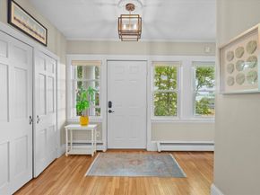 201 Humphrey St 2, Marblehead MA 01945