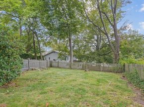 201 Humphrey St 2, Marblehead MA 01945