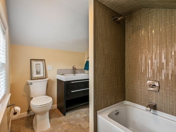8 Montvale Rd, Worcester MA 01609