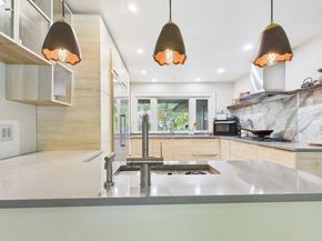 81 Bartlett St, Chelmsford MA 01824
