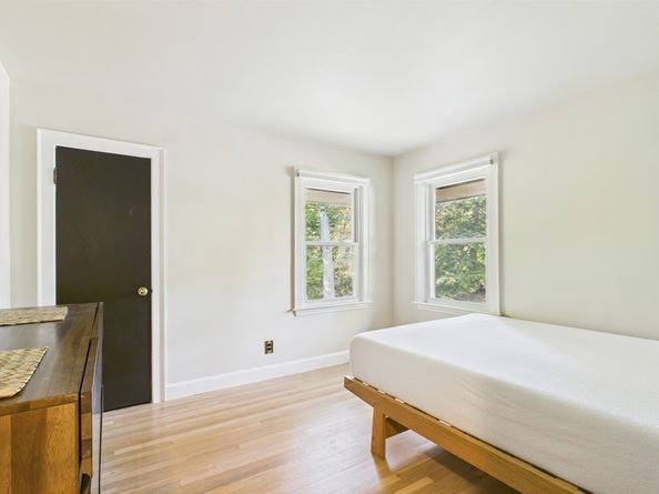 81 Bartlett St, Chelmsford MA 01824