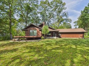 81 Bartlett St, Chelmsford MA 01824