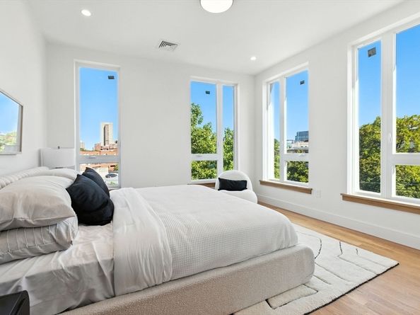 58 Kent 302, Brookline MA 02445