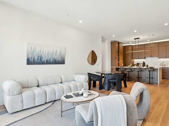 58 Kent 302, Brookline MA 02445