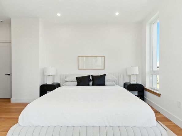58 Kent 302, Brookline MA 02445