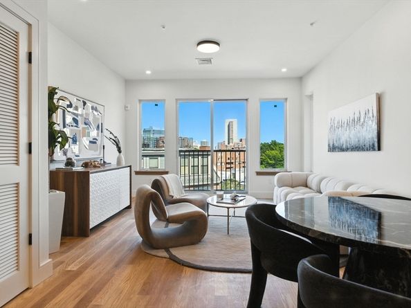58 Kent 302, Brookline MA 02445