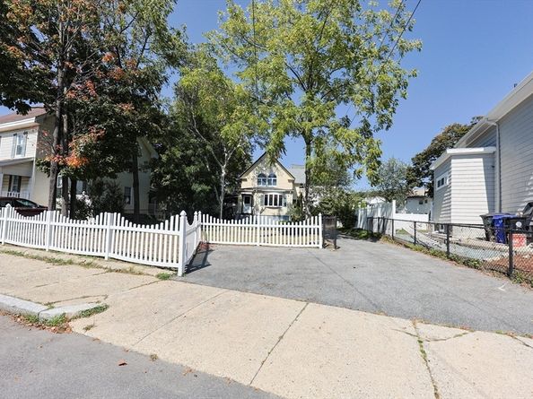 14 Dodge St, Malden MA 02148