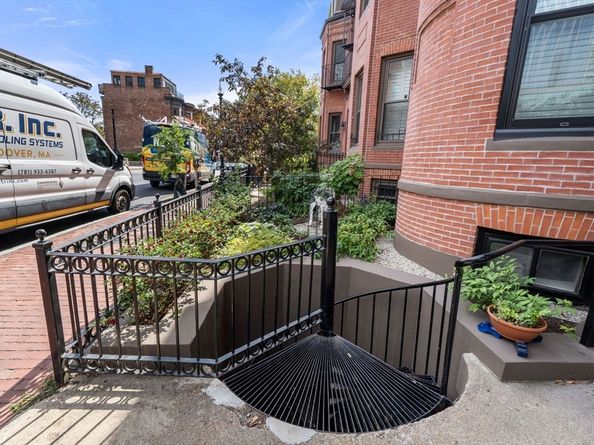 234 W Newton St 1, Boston MA 02116