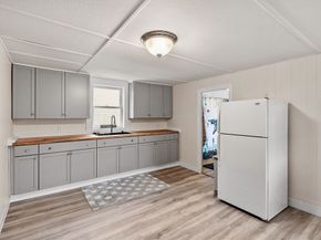 16 N Main St, West Boylston MA 01583