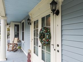 16 N Main St, West Boylston MA 01583