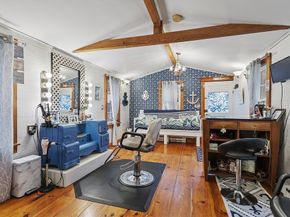 16 N Main St, West Boylston MA 01583
