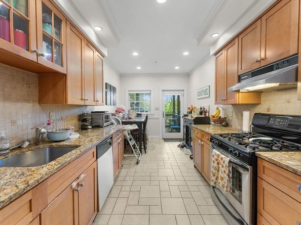 262-264 West Broadway, Boston MA 02127