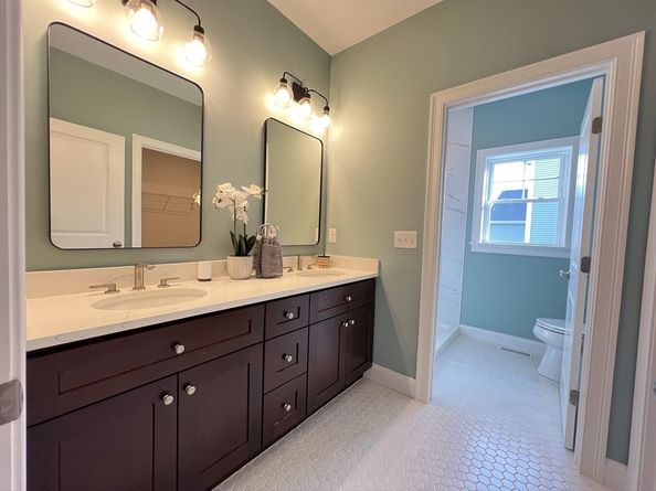 138 Mantell Rd, Uxbridge MA 01569