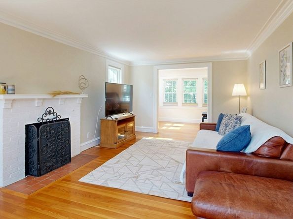 25 Allen Ave, Newton MA 02468