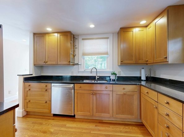 25 Allen Ave, Newton MA 02468