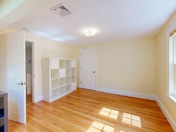 25 Allen Ave, Newton MA 02468