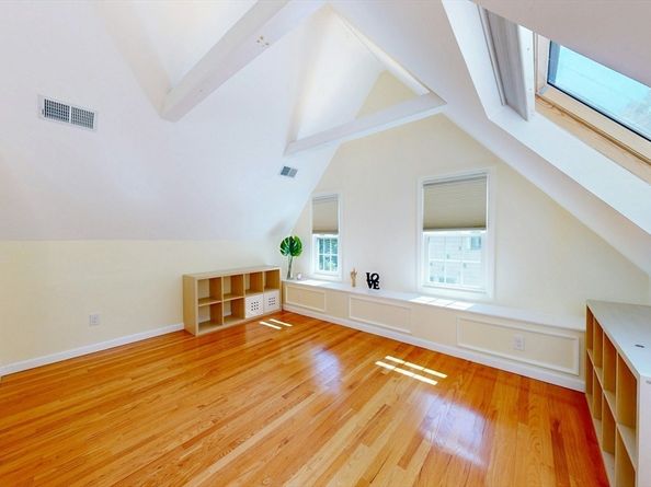 25 Allen Ave, Newton MA 02468