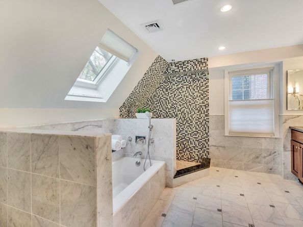 25 Allen Ave, Newton MA 02468