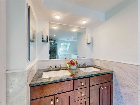25 Allen Ave, Newton MA 02468