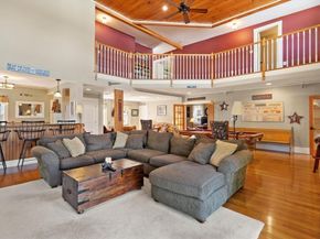 291 Plimpton St, Walpole MA 02081