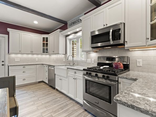 291 Plimpton St, Walpole MA 02081