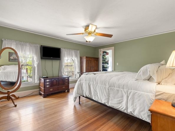 291 Plimpton St, Walpole MA 02081