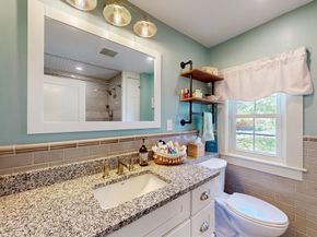 291 Plimpton St, Walpole MA 02081