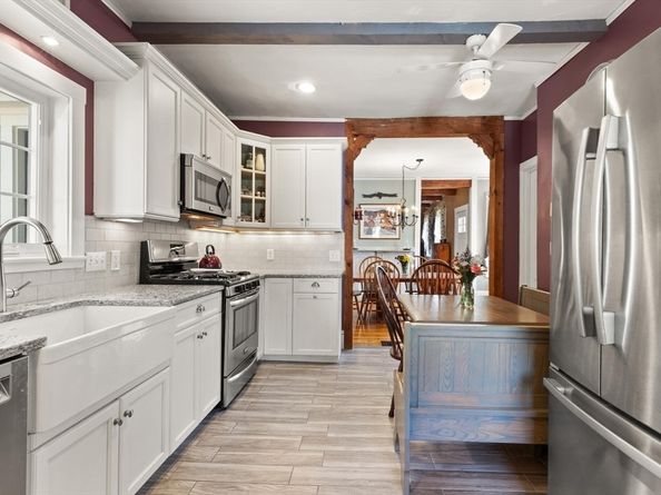 291 Plimpton St, Walpole MA 02081
