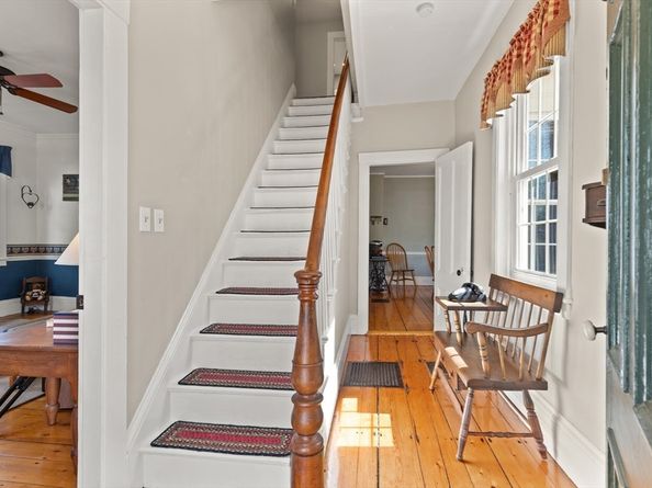 291 Plimpton St, Walpole MA 02081