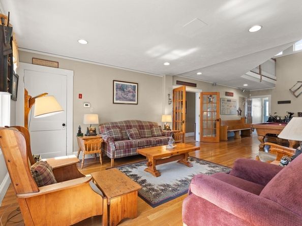 291 Plimpton St, Walpole MA 02081
