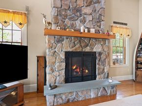 291 Plimpton St, Walpole MA 02081