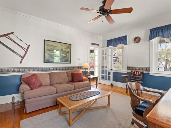 291 Plimpton St, Walpole MA 02081