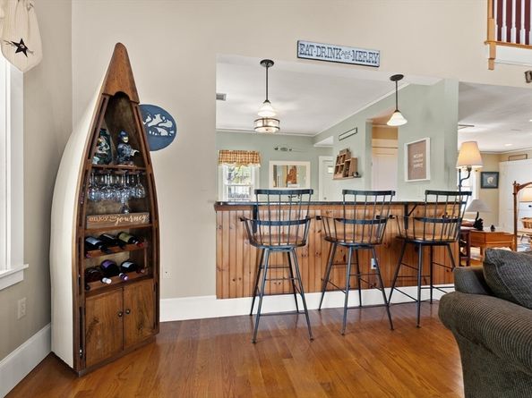 291 Plimpton St, Walpole MA 02081