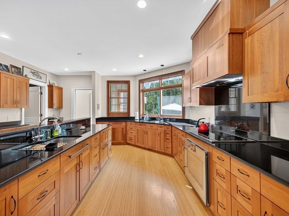44 Baker Bridge Rd, Lincoln MA 01773