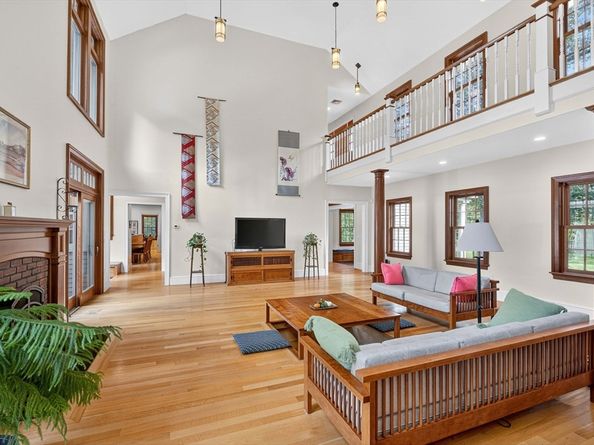 44 Baker Bridge Rd, Lincoln MA 01773
