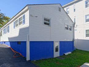 121 Pilgrim Ave, Worcester MA 01604