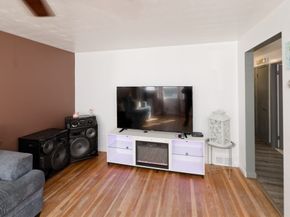 121 Pilgrim Ave, Worcester MA 01604