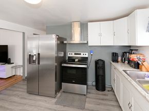 121 Pilgrim Ave, Worcester MA 01604