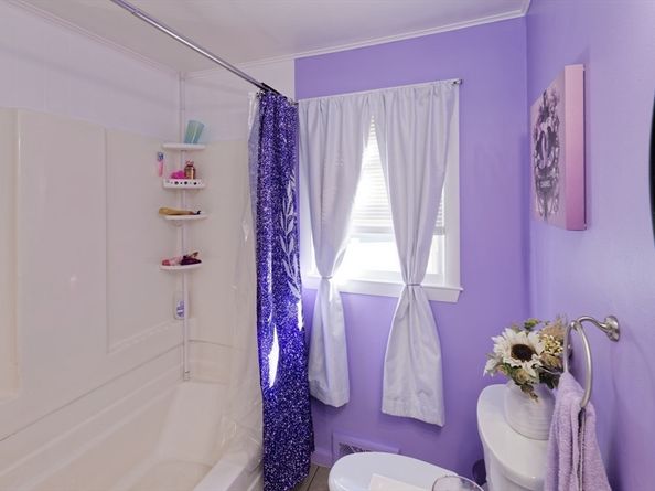 121 Pilgrim Ave, Worcester MA 01604
