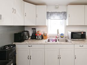 121 Pilgrim Ave, Worcester MA 01604