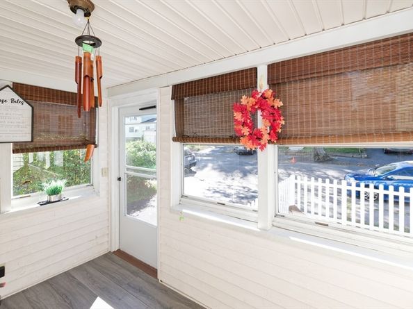 121 Pilgrim Ave, Worcester MA 01604