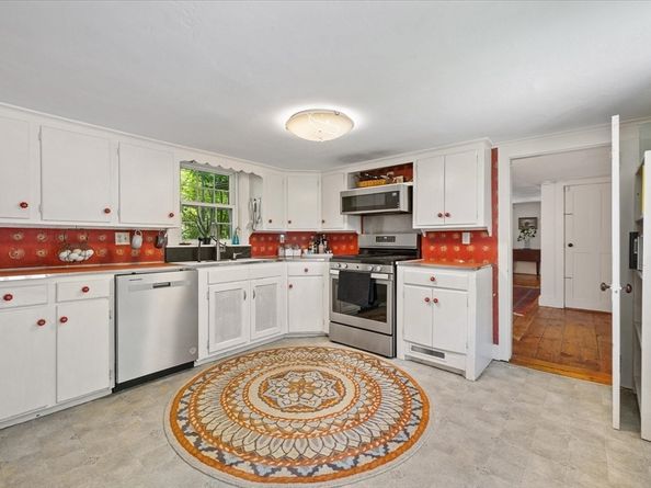 9 Ball Hill Rd, Princeton MA 01541